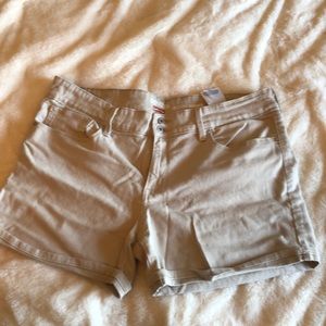 Levi’s Denizen tan denim shorts
